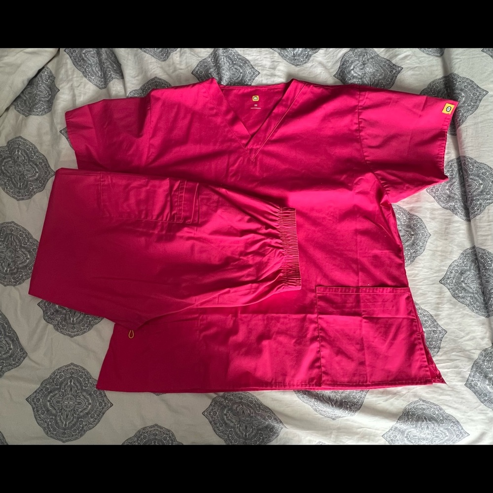 WonderWink Hot pink scrub set - 2XL top and matching XL pants